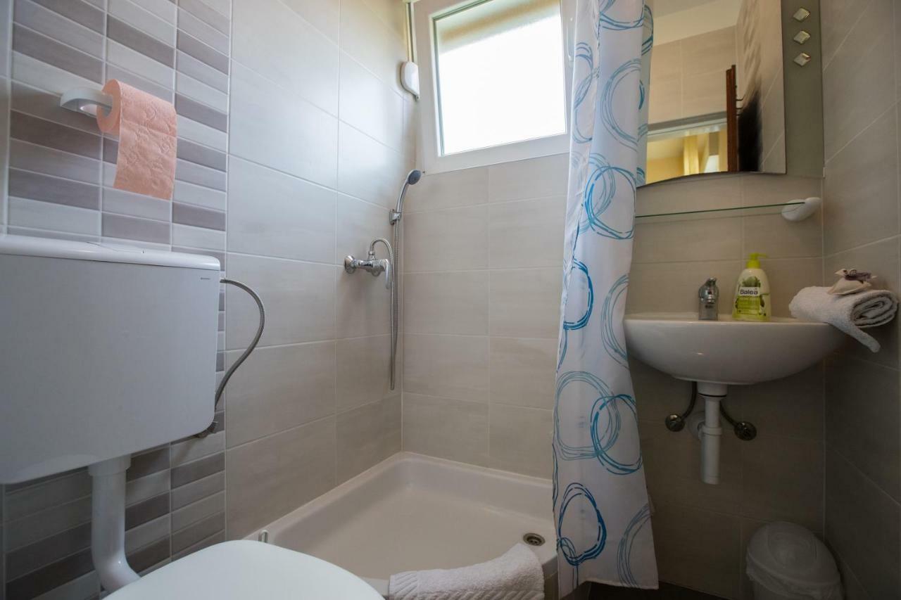 Apartments Jaska Супетарска Драга Екстериор снимка